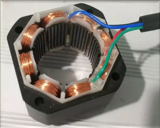 【线材行业用胶】电机-电线的固定用胶——汉高达